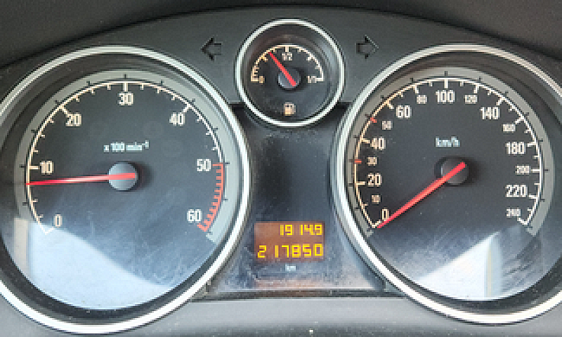 Opel Astra Gtc Cosmo...