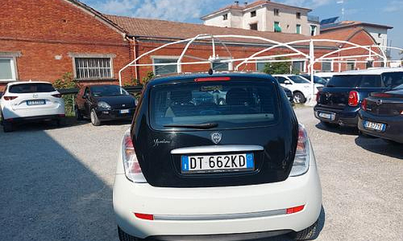 Lancia Ypsilon 1.2 A...
