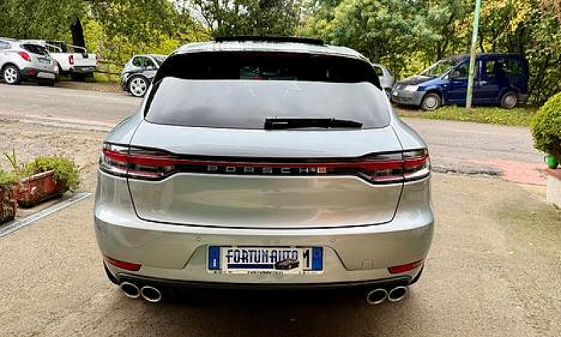 Porsche Macan 2.0...