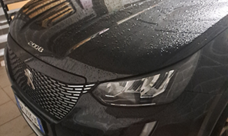 Peugeot 2008...
