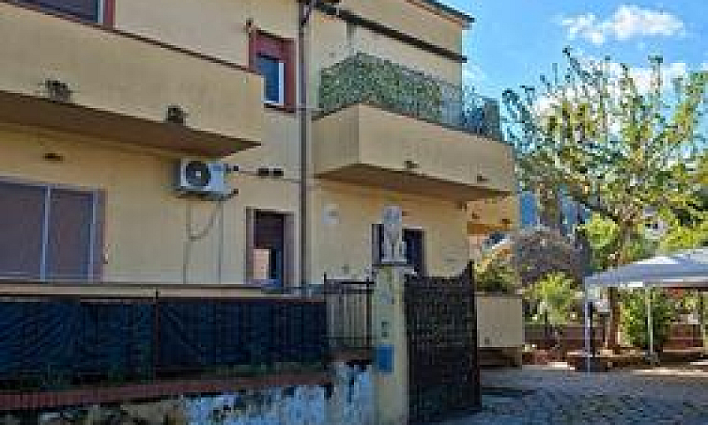 Casa Indipendente...