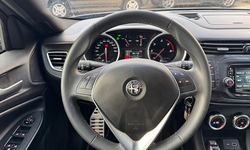 Alfa Romeo Giulietta...
