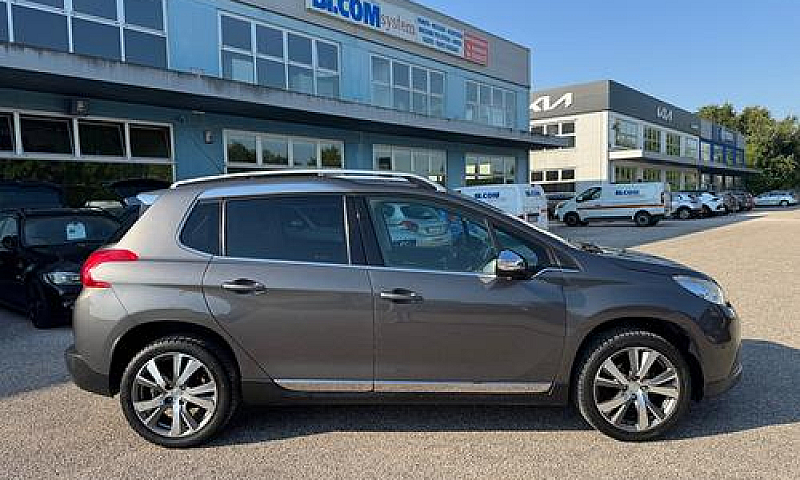 Peugeot 2008 1.6 E-H...