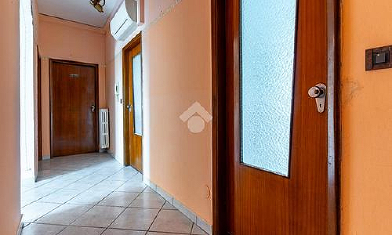 3 Locali A Ferrara...