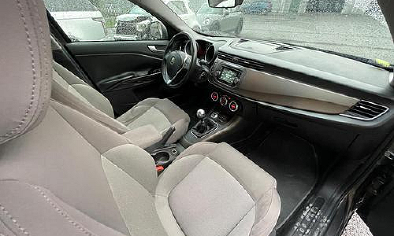 Alfa Romeo Giulietta...