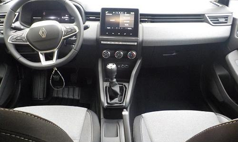 Renault Clio New - T...