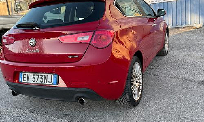 Alfa Romeo Giulietta...