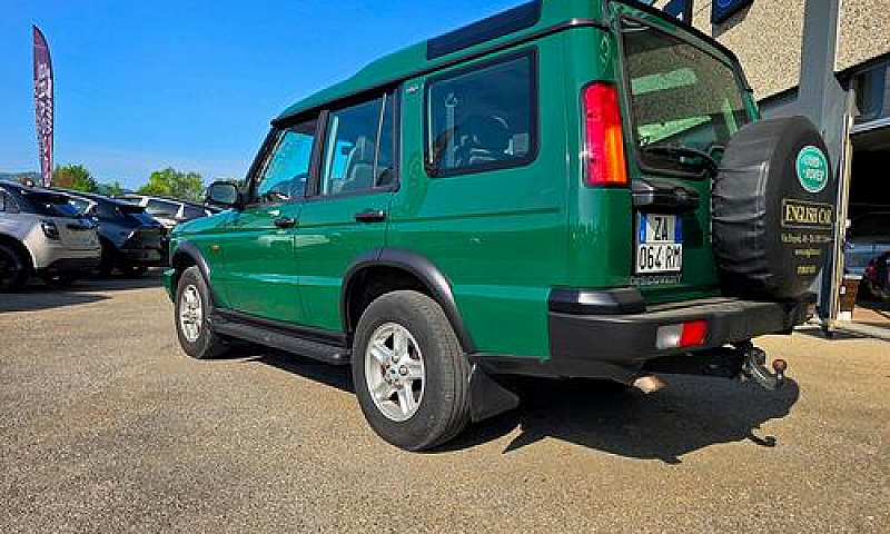 Land Rover Discovery...