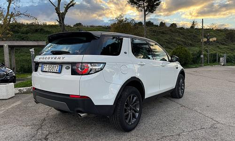Land Rover Discovery...