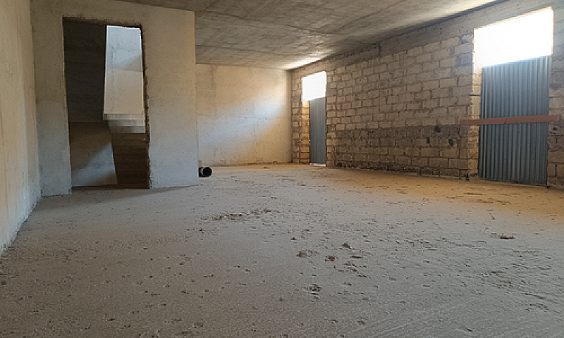 Casa Con Garage...
