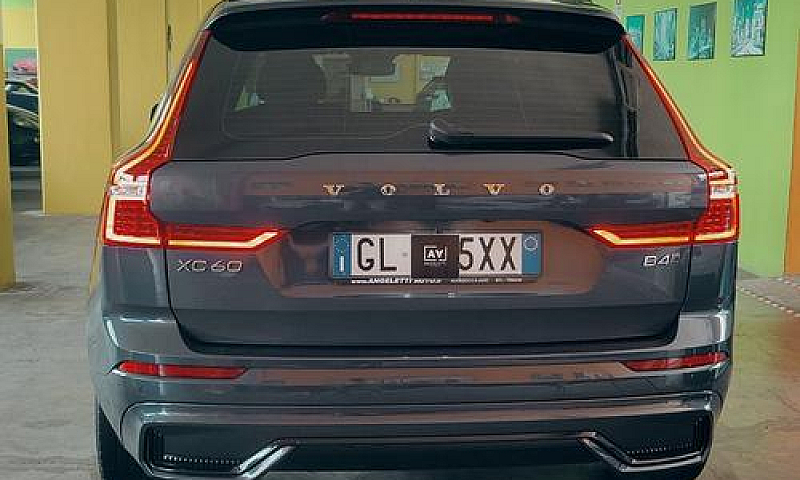 Volvo Xc60 B4 (D) Aw...