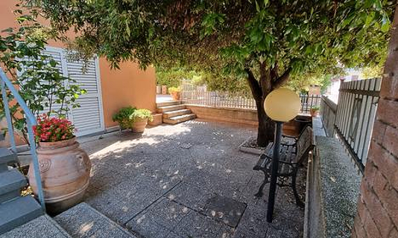 Ampio Quadrilocale C...