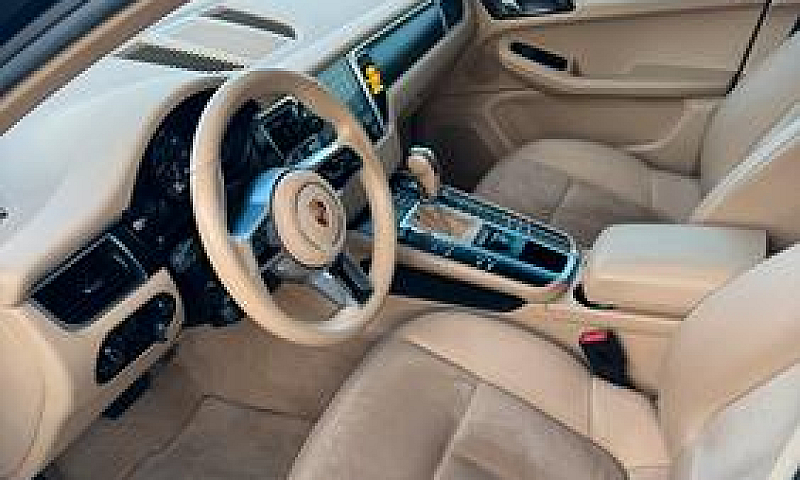 Porsche Macan...