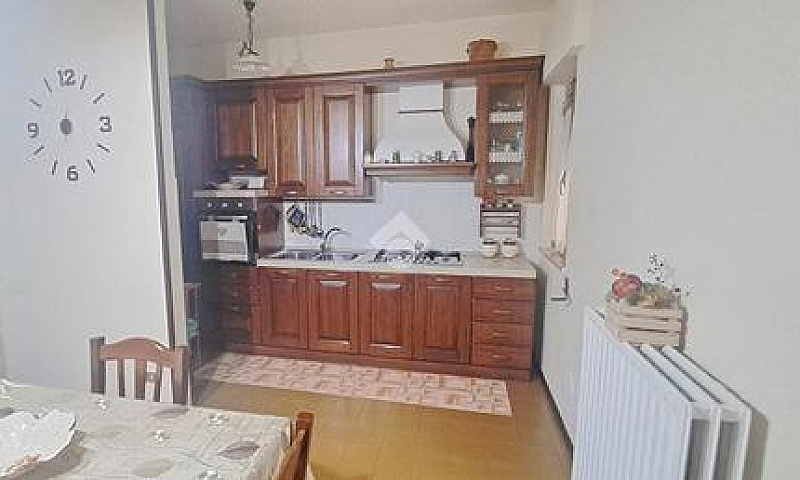 3 Locali A Barletta...
