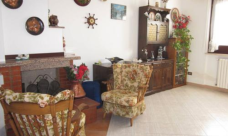 Elegante Mansarda In...