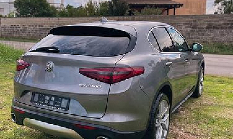 Alfa Romeo Stelvio 2...