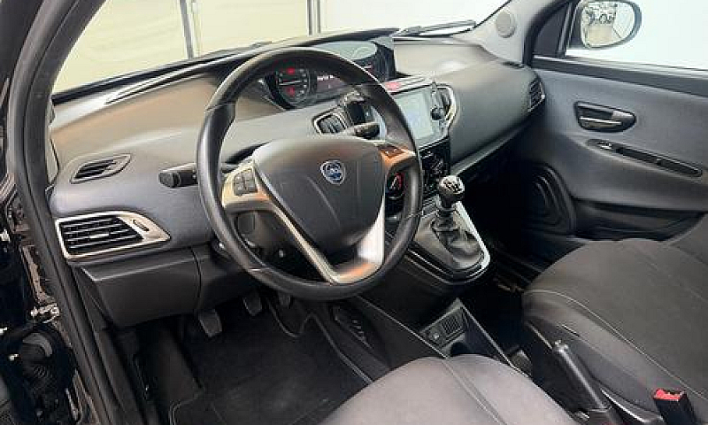 Lancia Ypsilon 1.0 F...