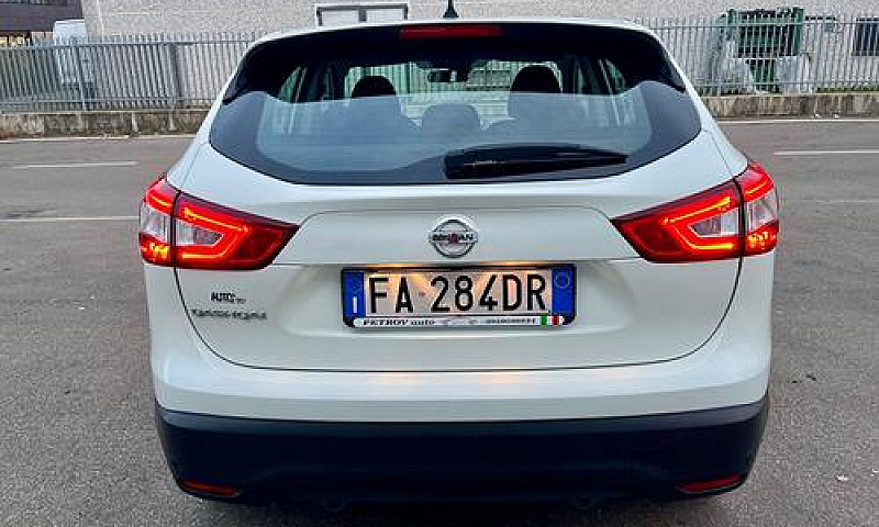 Nissan Qashqai 1.2Be...