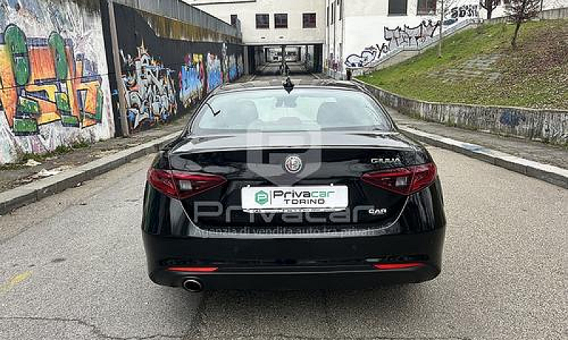 Alfa Romeo Giulia 2....