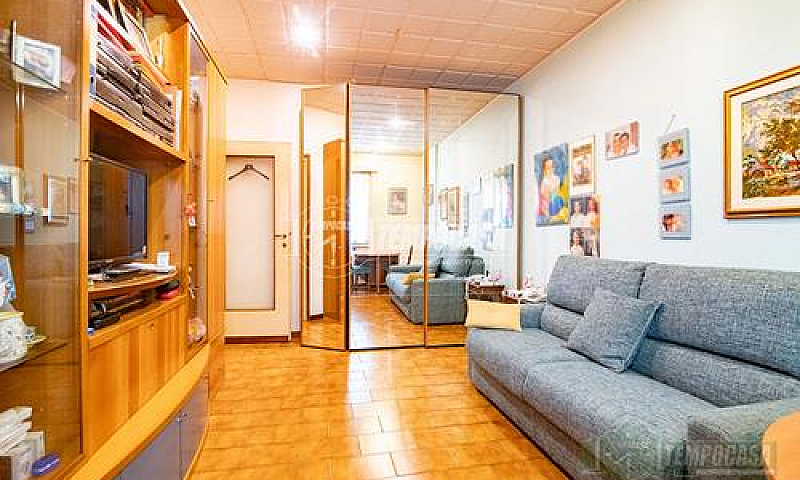 -Monolocale Con Balc...