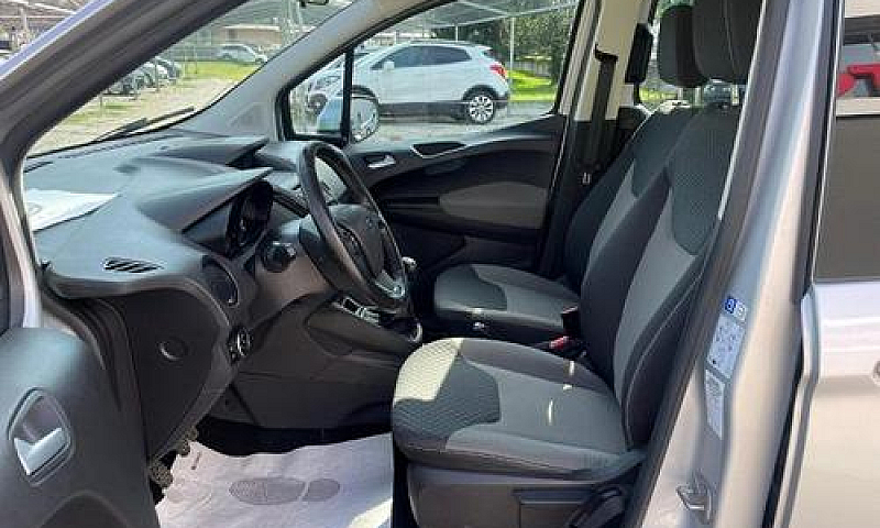 Ford Tourneo Courier...