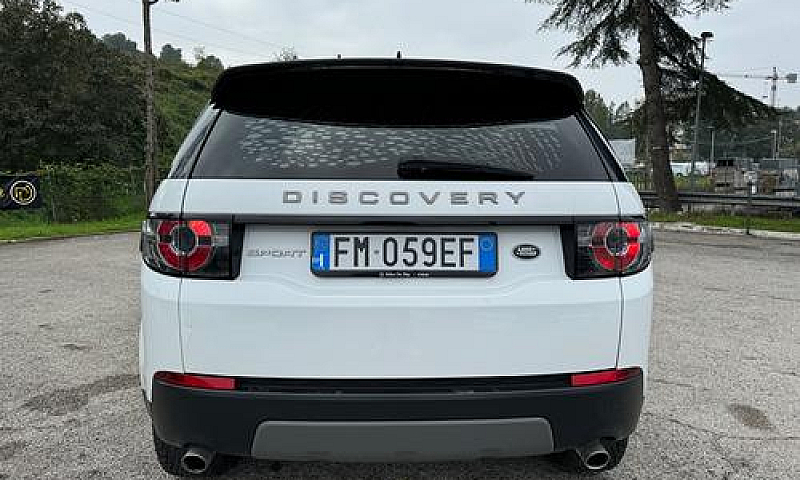 Land Rover Discovery...
