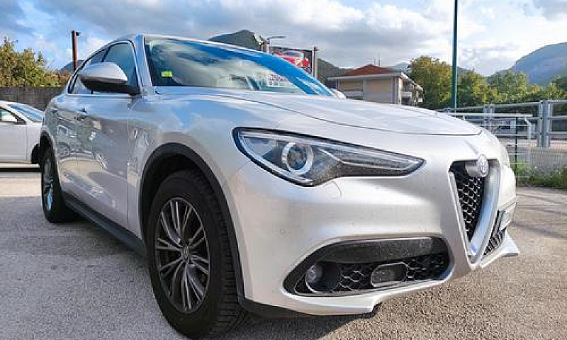 Alfa Romeo Stelvio 2...