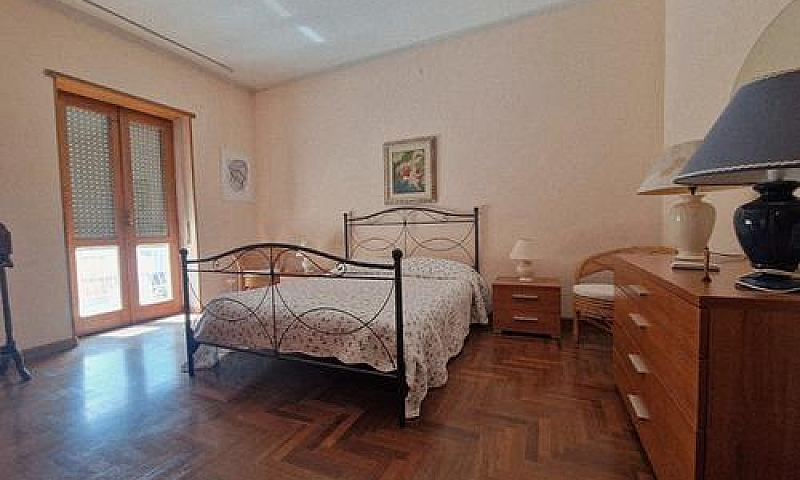 Via Einaudi Mq. 120...