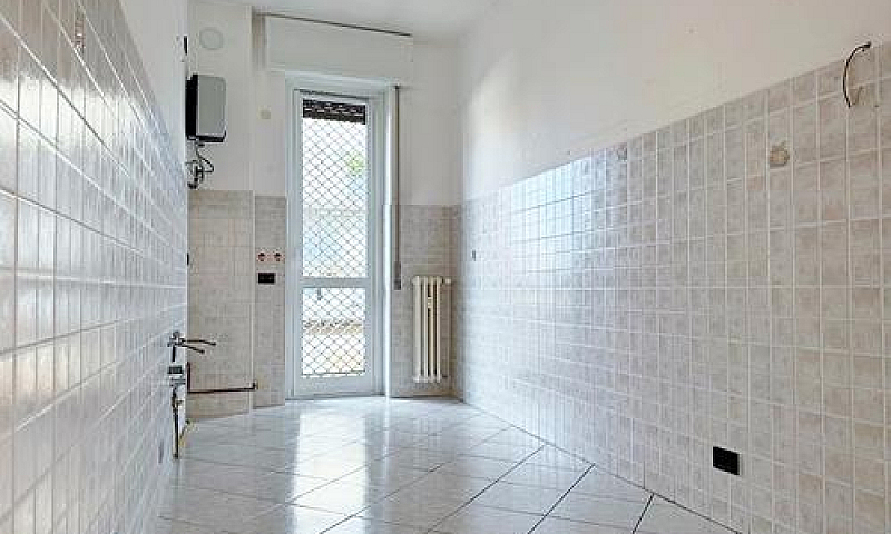 Trilocale Con Box Tr...