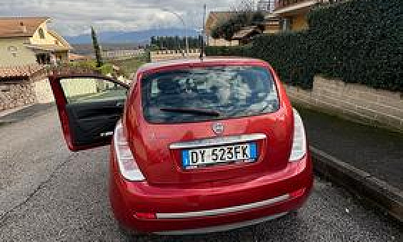 Lancia Ypsilon...