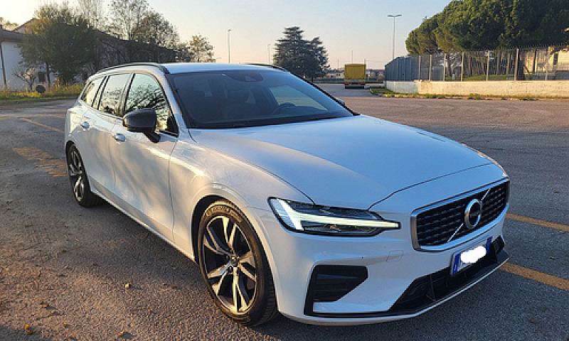 Volvo V60 R Design...