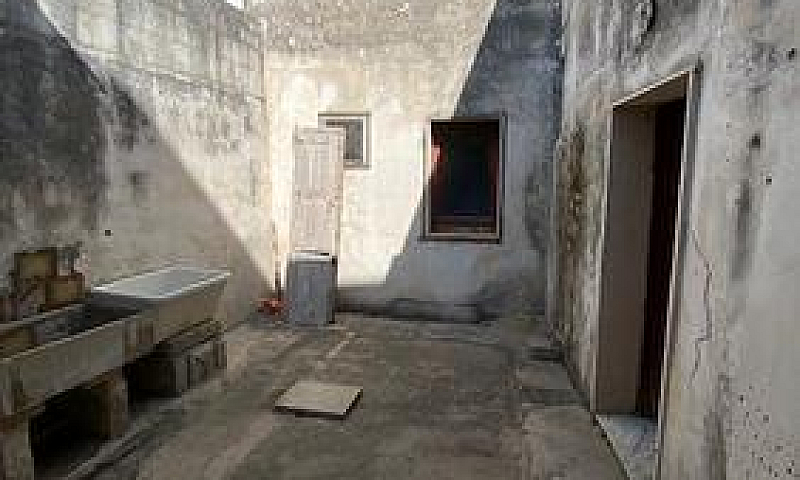 Casa Antica Con Volt...