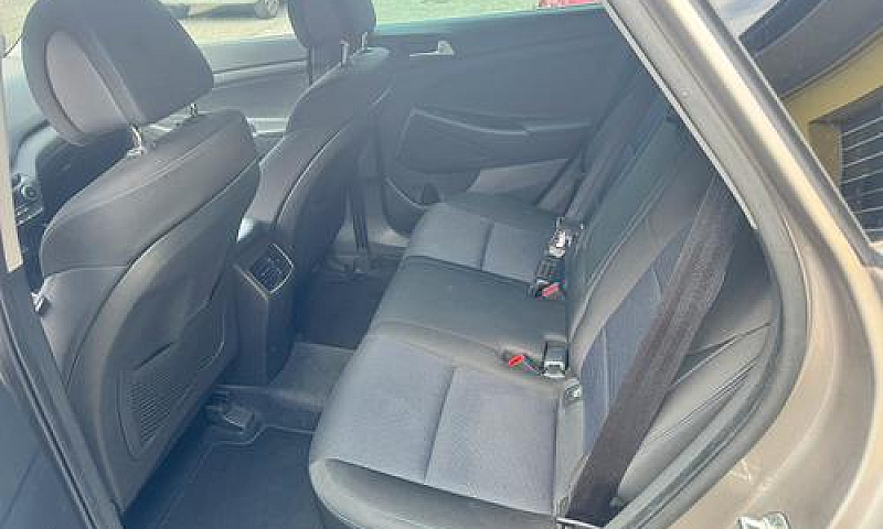 Hyundai Tucson...