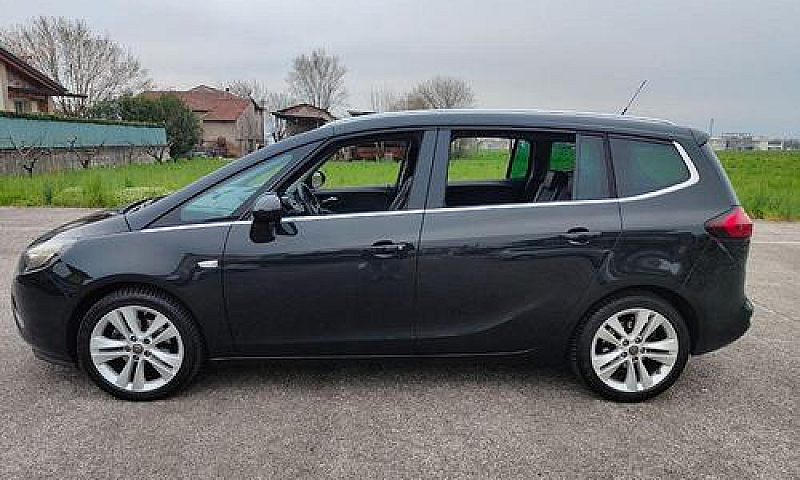 Opel Zafira Tourer 1...