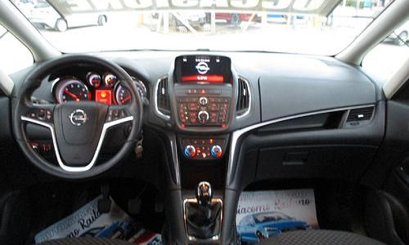 Opel Zafira Tourer 1...