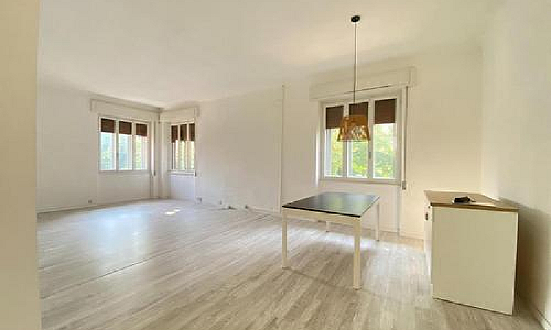 Viale Venezia: Appar...