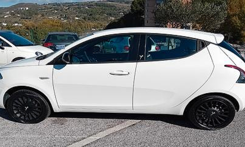 Lancia Ypsilon 1.3 M...