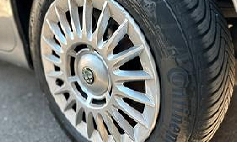 Alfa Romeo 147 1.6 1...