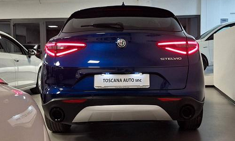 Alfa Stelvio 2.2 Tur...