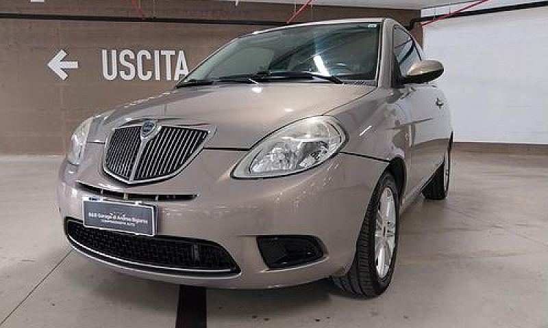 Lancia Ypsilon 1.3 M...