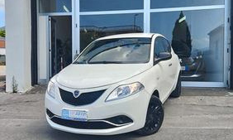 Lancia Ypsilon 1.2 6...