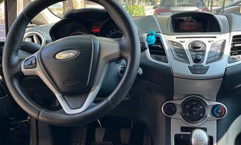 Ford Fiesta 1.4 Tdci...