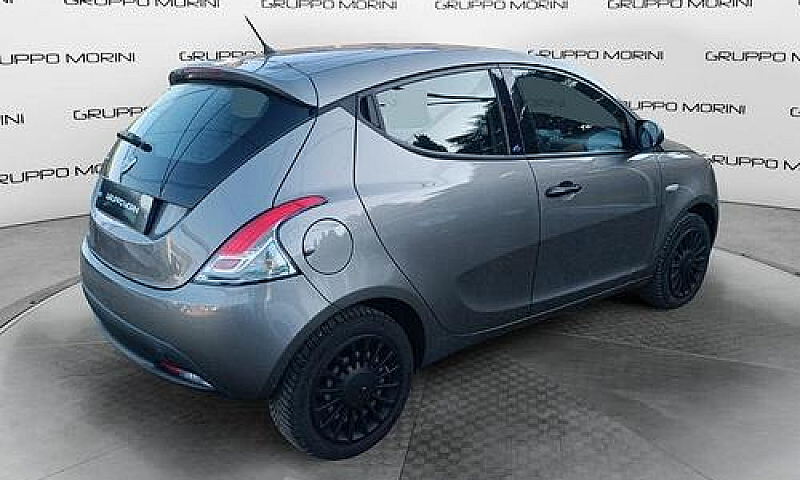 Lancia Ypsilon 1.2 6...