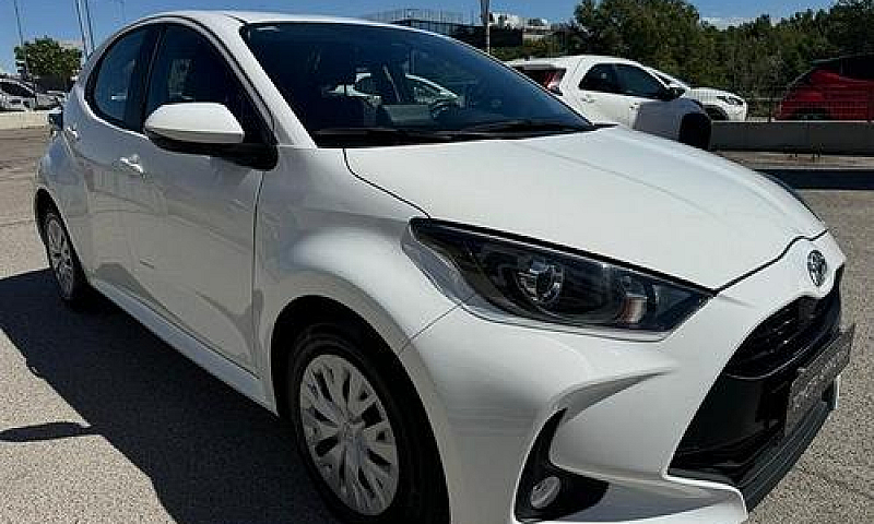 Toyota Yaris 1.0 Act...