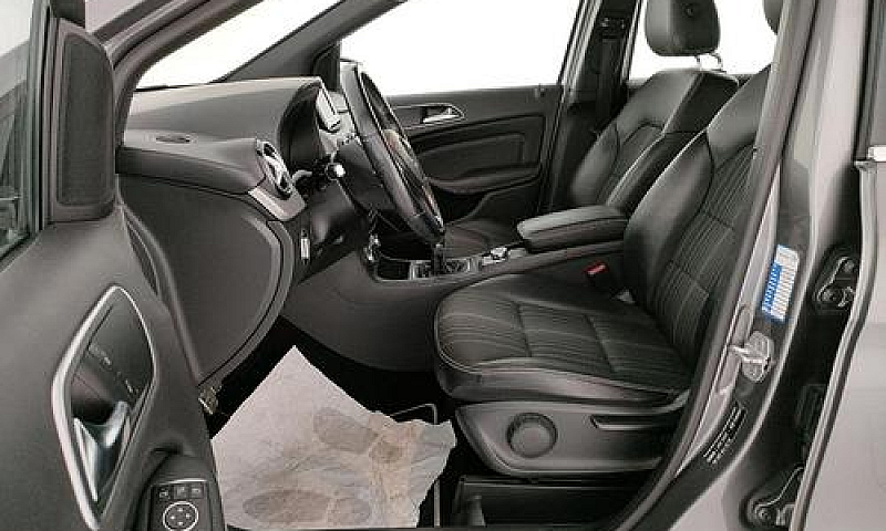 Mercedes-Benz B 180 ...