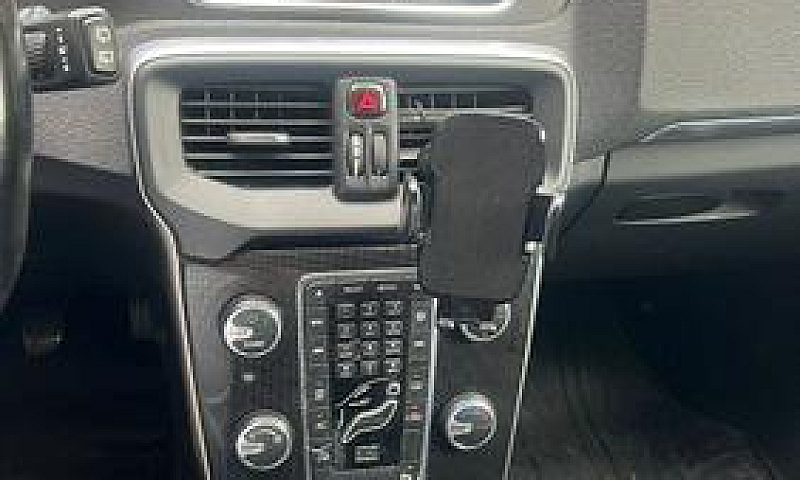Volvo V40 Anno 2018 ...