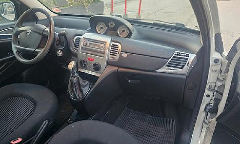 Lancia Ypsilon 1.2 A...