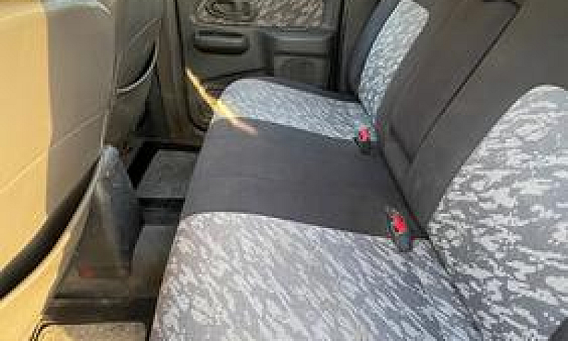 Mitsubishi L200 Perm...