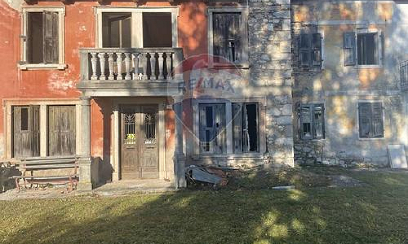 Porzione Di Casa - S...