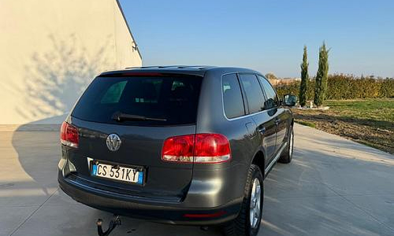Volkswagen Touareg 2...